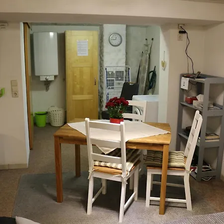 Am Kocher-jagst Radweg 아파트 노이엔슈타트 암 코허